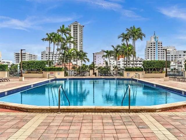 $1,350,000 | 4101 Pine Tree Drive, Unit 621 620, Miami Beach, FL 33140