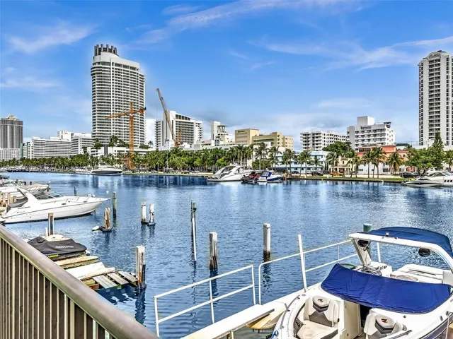 $1,350,000 | 4101 Pine Tree Drive, Unit 621 620, Miami Beach, FL 33140