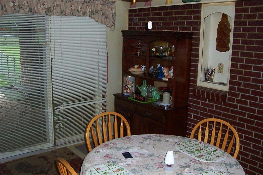 1112 McElheny Rd Extension Pittsburgh, PA 15209 - Photo 12 of 21