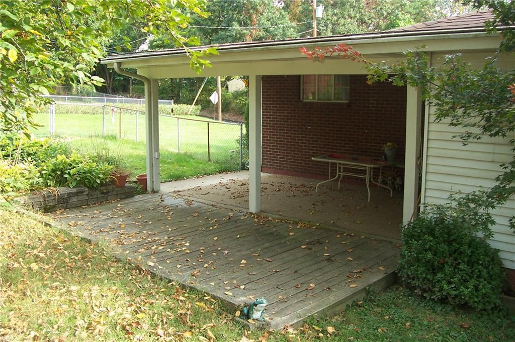 1112 McElheny Rd Extension Pittsburgh, PA 15209 - Photo 17 of 21