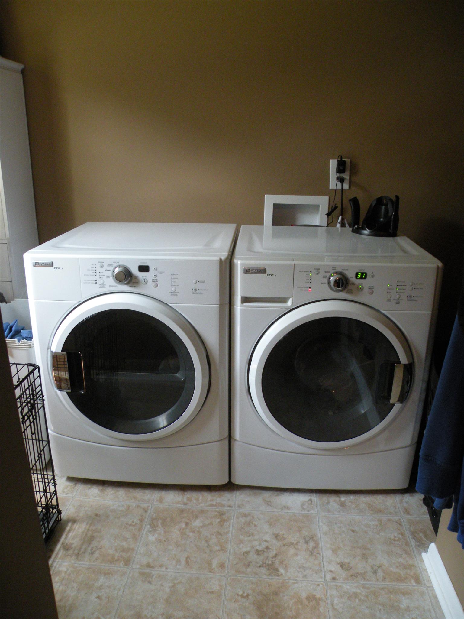 301 Fowler Ford Road Portland, TN 37148 - Photo 10 of 22 a utility room with dryer and washer