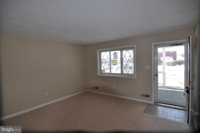 7815 Jamesford Road Dundalk, MD 21222 - Photo 11 of 15 Living Room #2