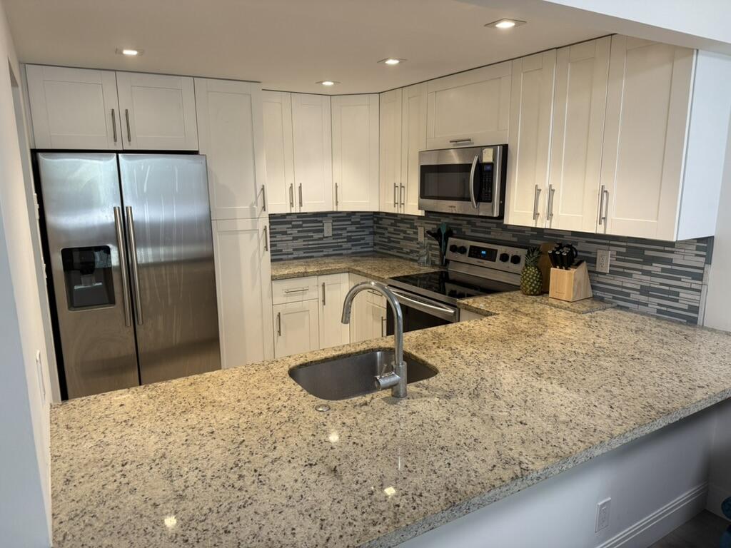 CC7C8E3F-EDCB-4C58-8443-C43E8A6B03C7_1_1