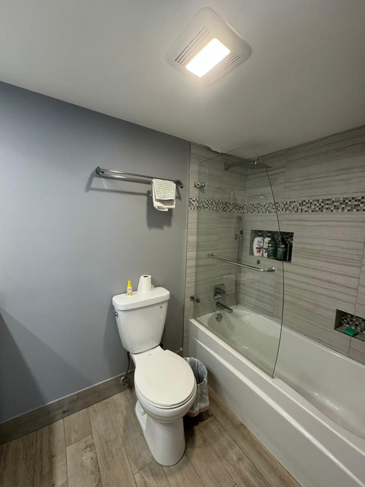 6161 Northwest 2nd Avenue, Unit FURNISHED Boca Raton, FL 33487 - Photo 11 of 22 WhatsApp Image 2025-04-01 at 16.28.43 (2