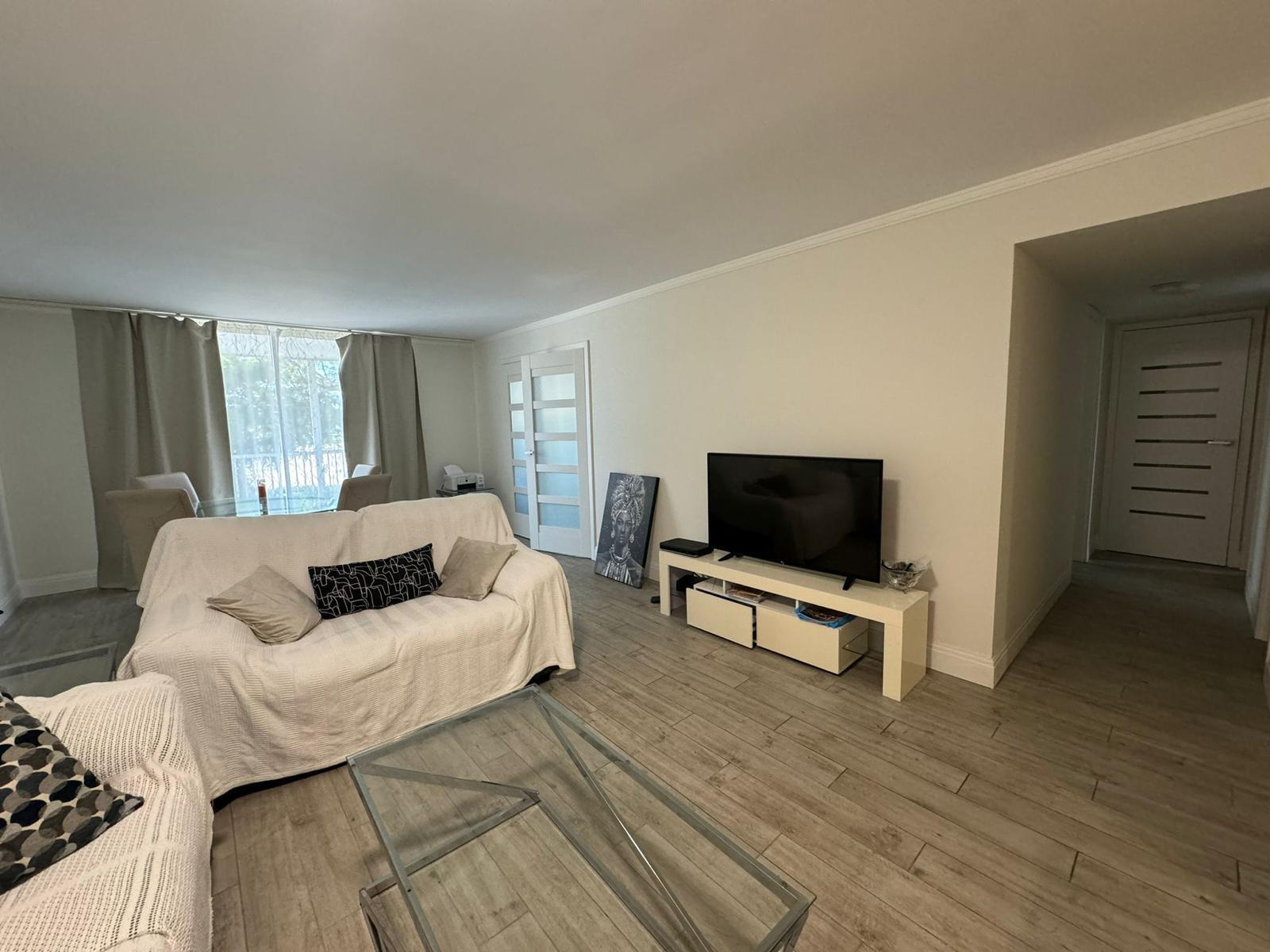 6161 Northwest 2nd Avenue, Unit FURNISHED Boca Raton, FL 33487 - Photo 4 of 22 WhatsApp Image 2025-04-01 at 16.28.42 (1