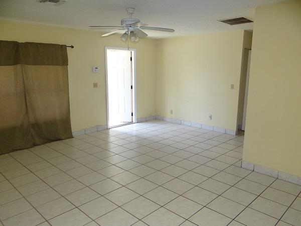 6037 Westfall Road Lake Worth, FL 33463 - Photo 5 of 13 DSC07182