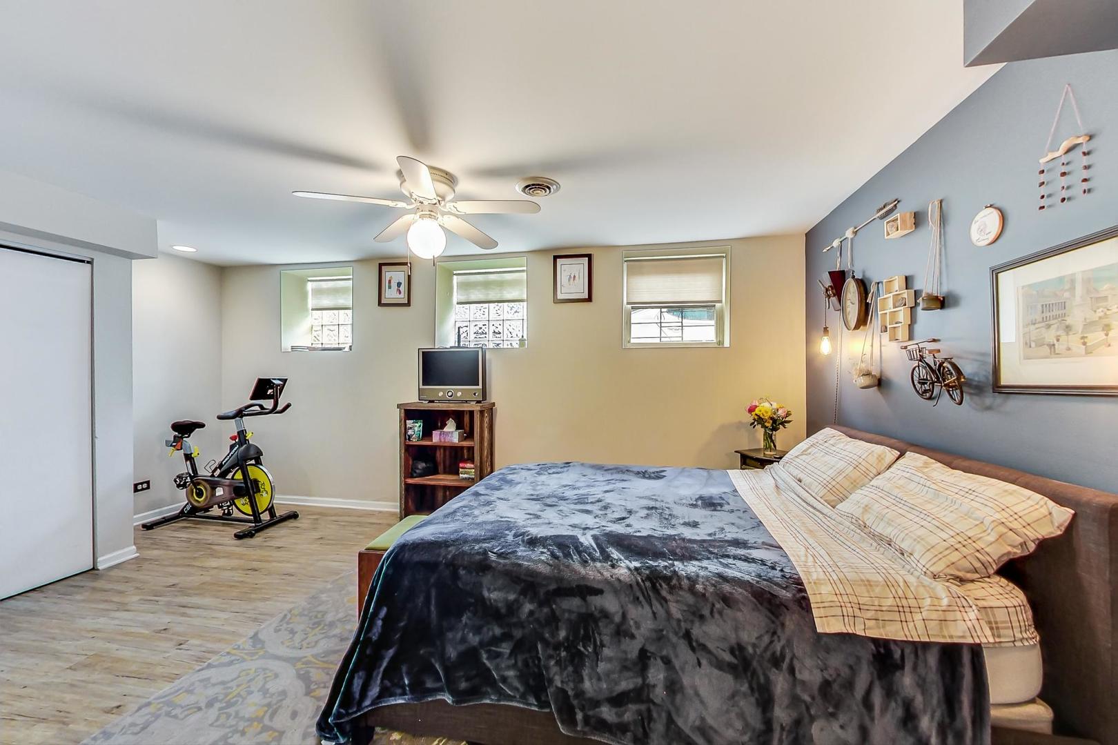 1479 West Irving Park Road, Unit 1A Chicago, IL 60613 - Photo 16 of 25