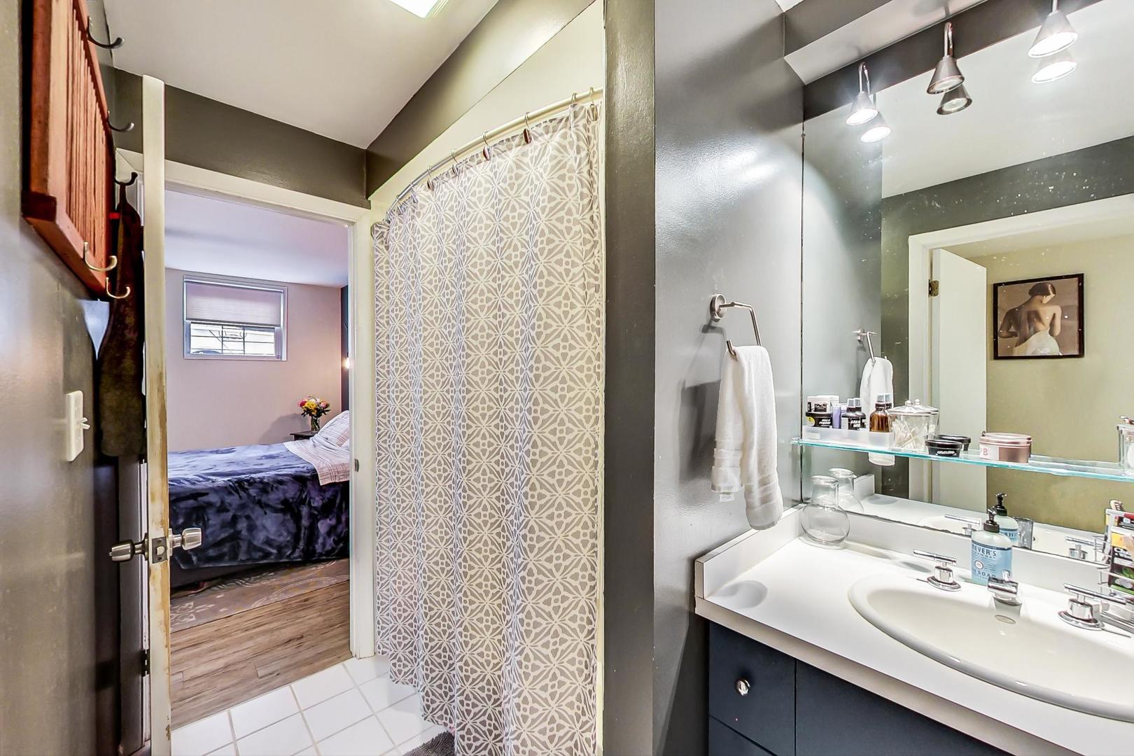 1479 West Irving Park Road, Unit 1A Chicago, IL 60613 - Photo 17 of 25