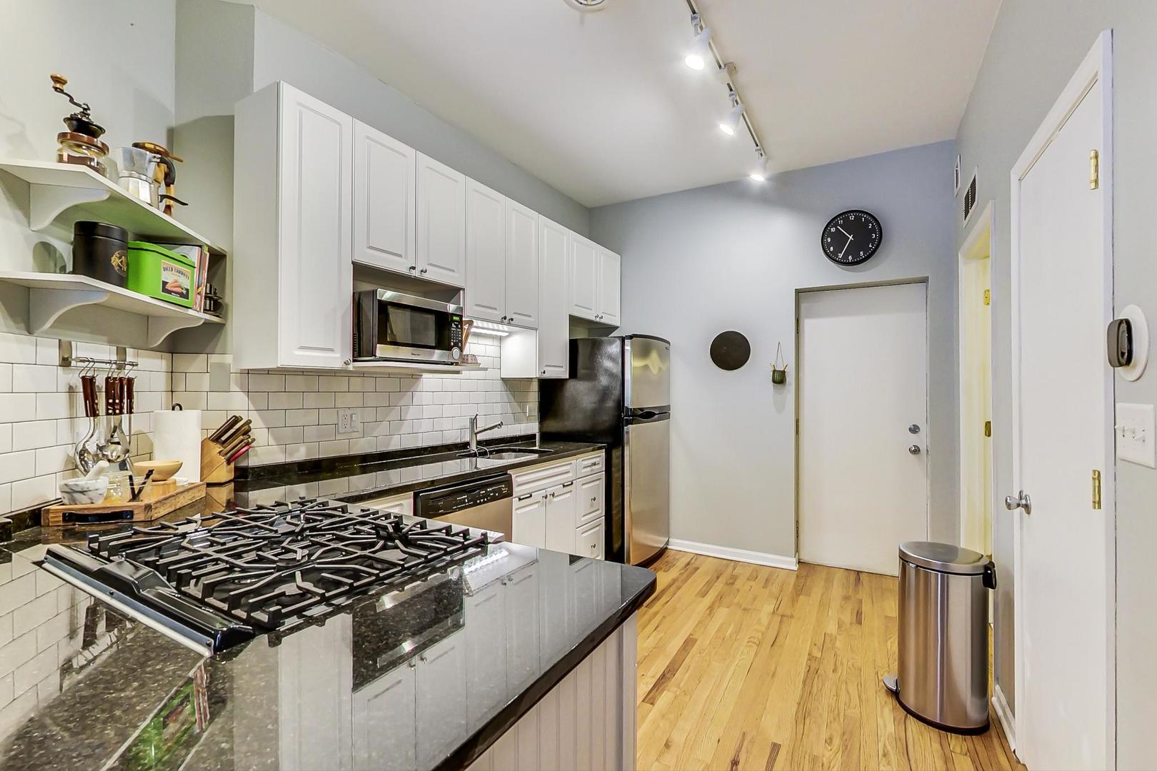 1479 West Irving Park Road, Unit 1A Chicago, IL 60613 - Photo 7 of 25