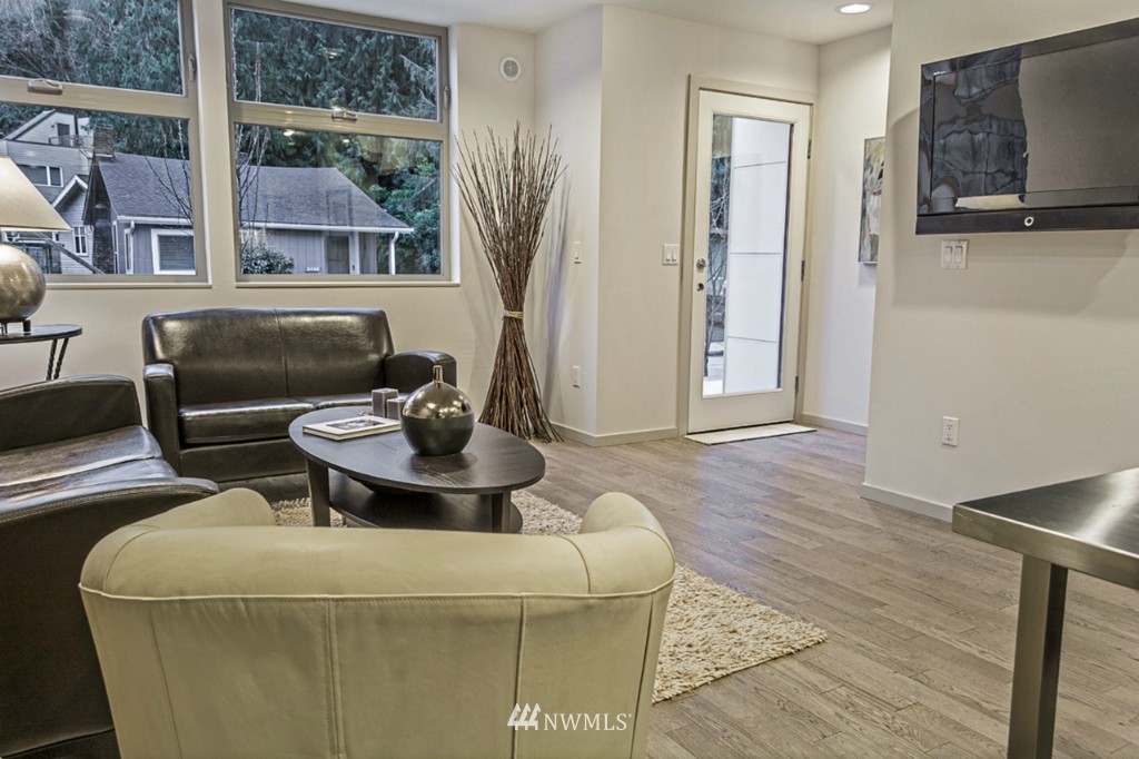 2417 Wickstrom Place Southwest Seattle, WA 98116 - Photo 7 of 25 Gallery Image 7