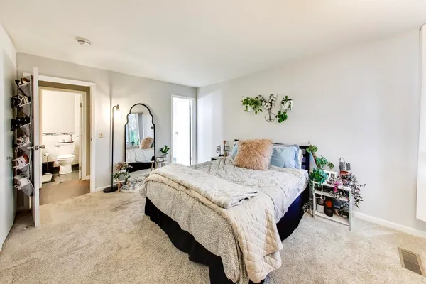 $259,900 | 1501 Fairway Drive, Unit 1F, Lisle, IL 60532