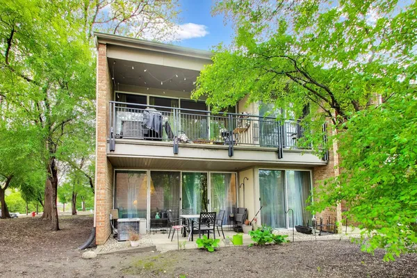 $259,900 | 1501 Fairway Drive, Unit 1F, Lisle, IL 60532