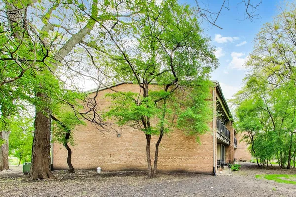 $259,900 | 1501 Fairway Drive, Unit 1F, Lisle, IL 60532