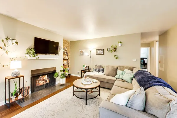$259,900 | 1501 Fairway Drive, Unit 1F, Lisle, IL 60532