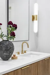 a close view of sink and tap