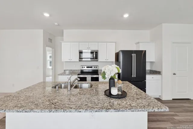 $1,675 | 5015 Cassiopeia, San Antonio, TX 78245