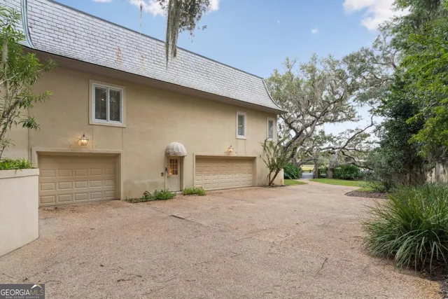 $2,100,000 | 160 Hampton Point Drive, St. Simons Island, GA 31522