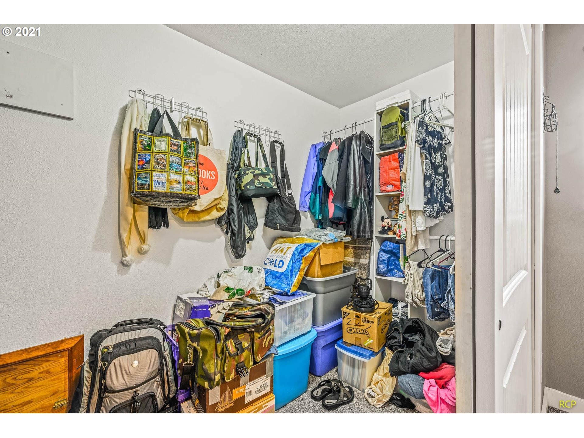 6732 Southeast Telford Road Gresham, OR 97080 - Photo 21 of 27 a view of walk in closet with clothes