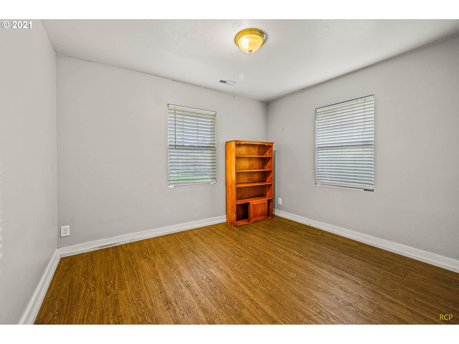 6732 Southeast Telford Road Gresham, OR 97080 - Photo 5 of 27 a view of room with air conditioner and window