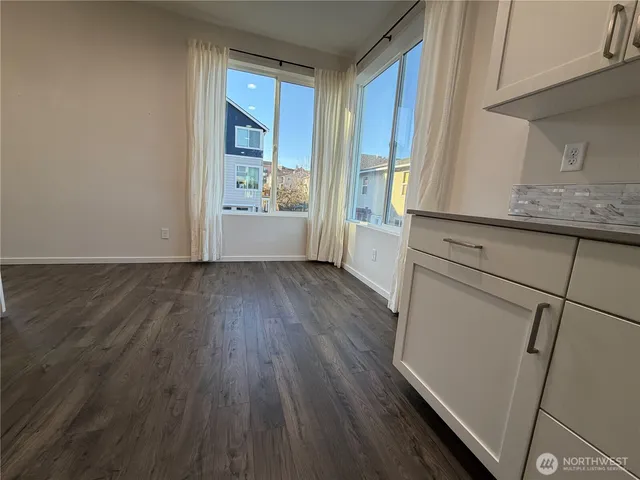 $3,200 | 3217 148th Street Southwest, Unit B1, Lynnwood, WA 98087