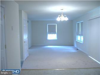 8600 Brierdale Road Philadelphia, PA 19128 - Photo 5 of 10 Family Room