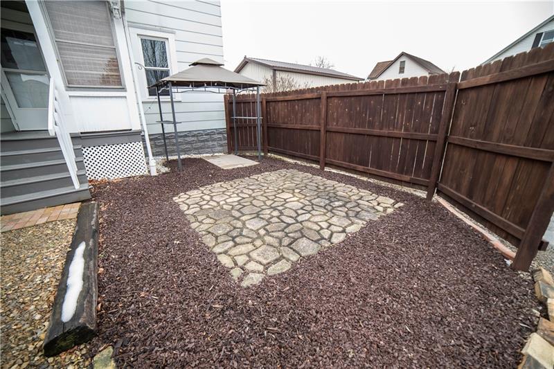 681 Maple Street Indiana, PA 15701 - Photo 6 of 25 Gallery Image 6