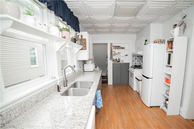681 Maple Street Indiana, PA 15701 - Photo 7 of 25 Gallery Image 7
