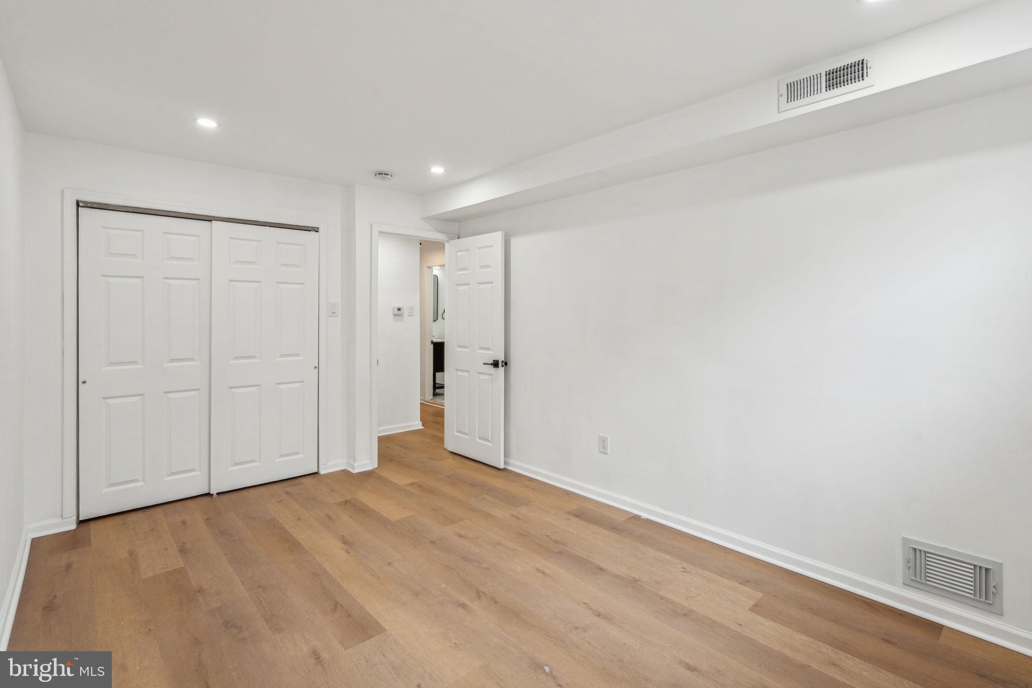 6901 Valley Avenue, Unit D1 Philadelphia, PA 19128 - Photo 11 of 19 a view of an empty room