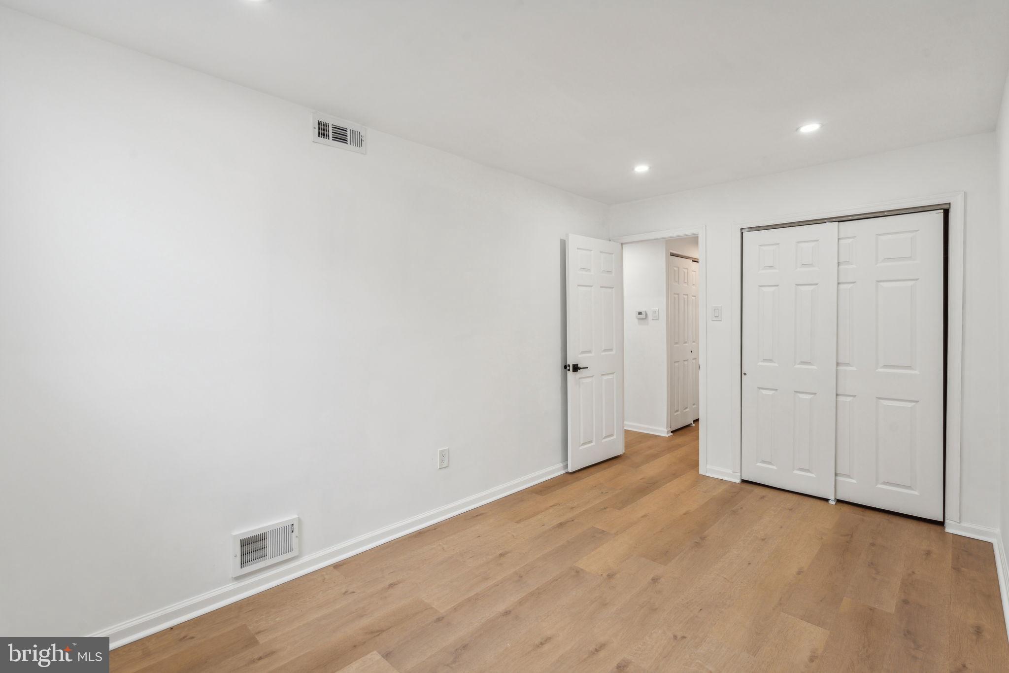 6901 Valley Avenue, Unit D1 Philadelphia, PA 19128 - Photo 16 of 19 a view of an empty room