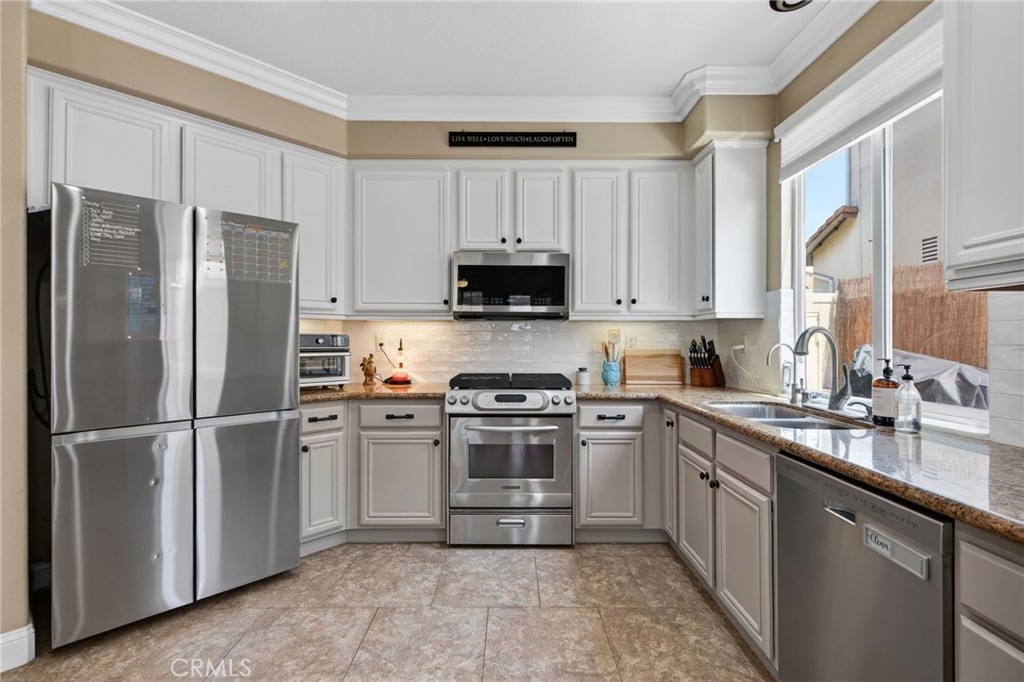 8467 Farmhouse Lane Riverside, CA 92508 - Photo 17 of 43 Gallery Image 17