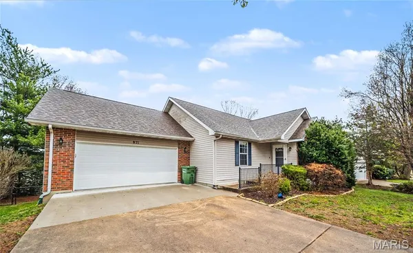 $349,000 | 821 Cambridge Drive, Rolla, MO 65401