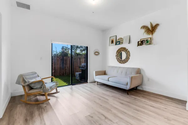 $419,000 | 8015 Northwest 104th Avenue, Unit 6, Doral, FL 33178