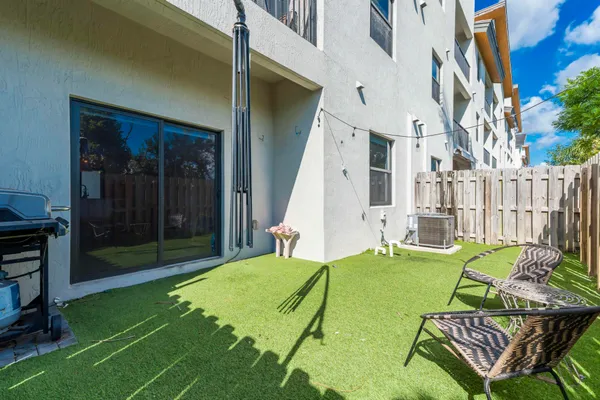 $419,000 | 8015 Northwest 104th Avenue, Unit 6, Doral, FL 33178