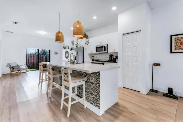 $419,000 | 8015 Northwest 104th Avenue, Unit 6, Doral, FL 33178