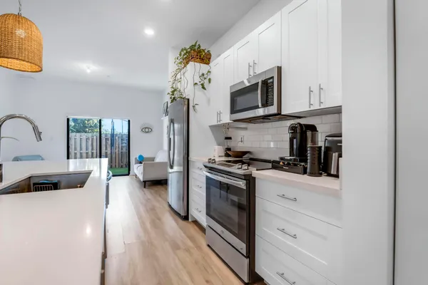 $419,000 | 8015 Northwest 104th Avenue, Unit 6, Doral, FL 33178