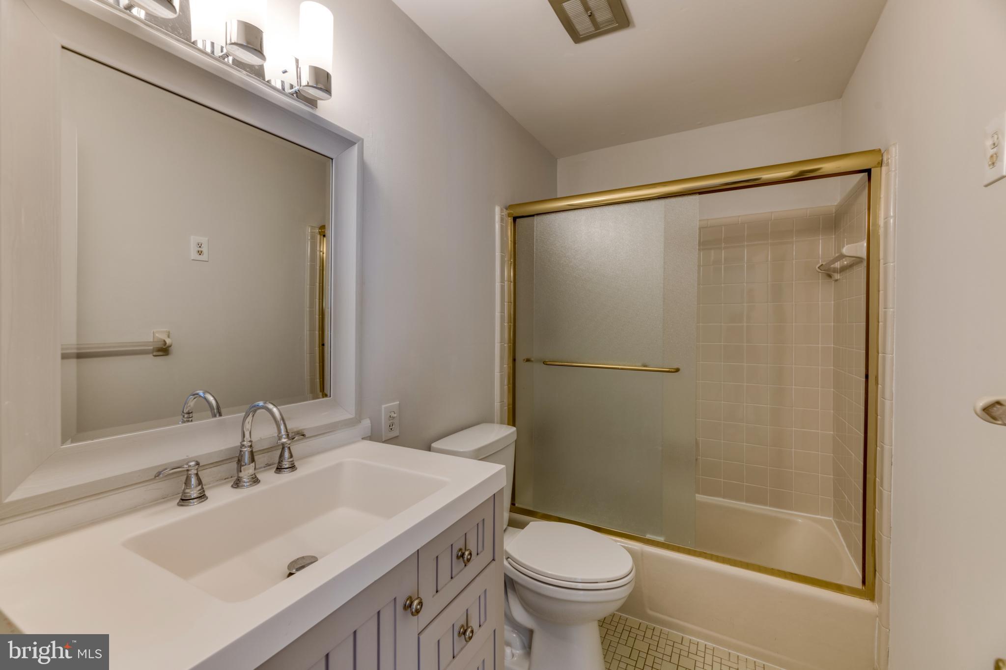 6414 Old Chesterbrook Road McLean, VA 22101 - Photo 12 of 29 Gallery Image 12