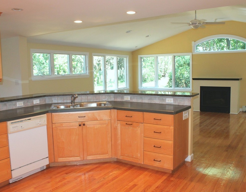 31 Circle Road Lexington, MA 02420 - Photo 6 of 25
