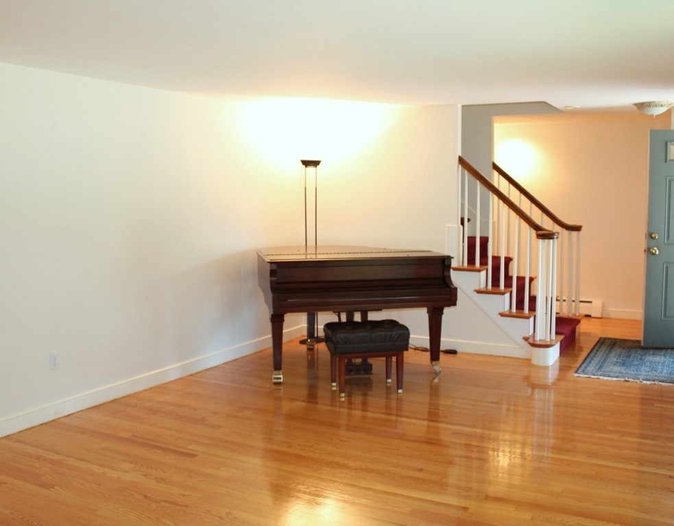 31 Circle Road Lexington, MA 02420 - Photo 10 of 25