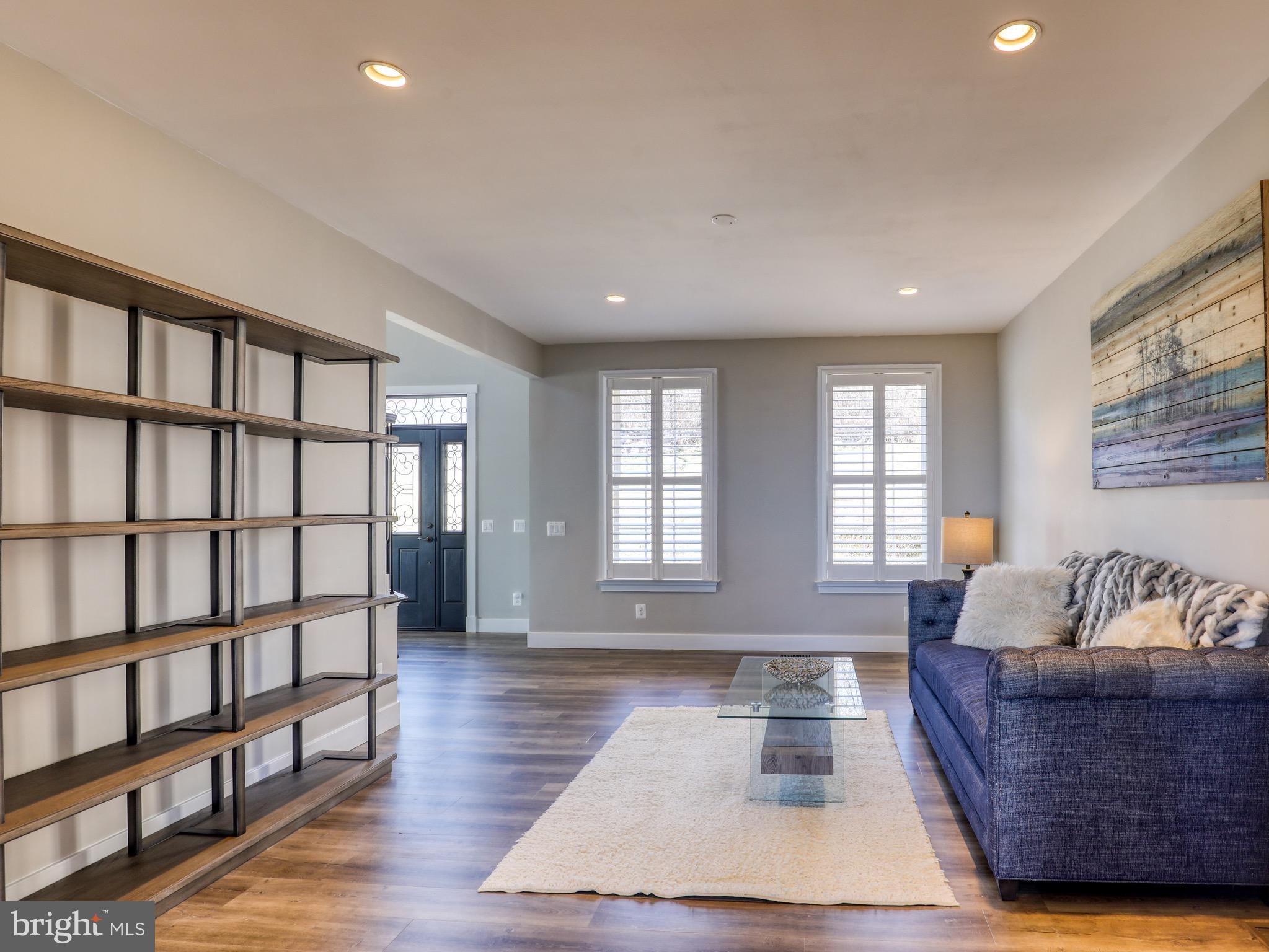 35059 Sunny Ridge Road Round Hill, VA 20141 - Photo 21 of 78 Living Room