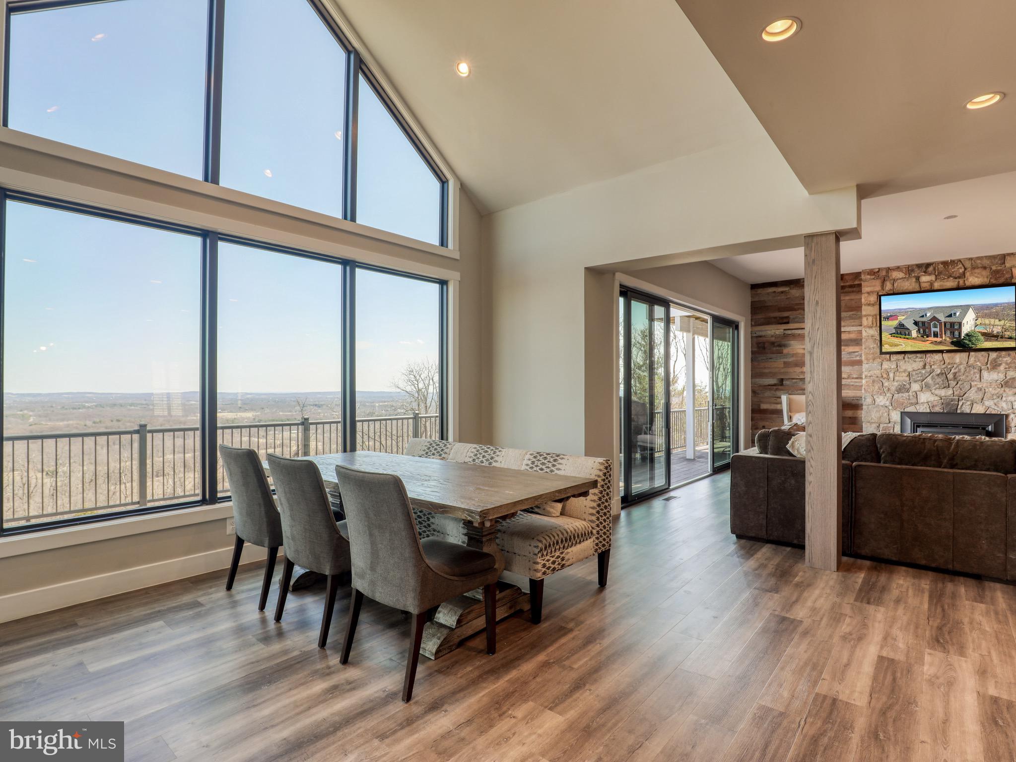 35059 Sunny Ridge Road Round Hill, VA 20141 - Photo 7 of 78 Breakfast area with a view