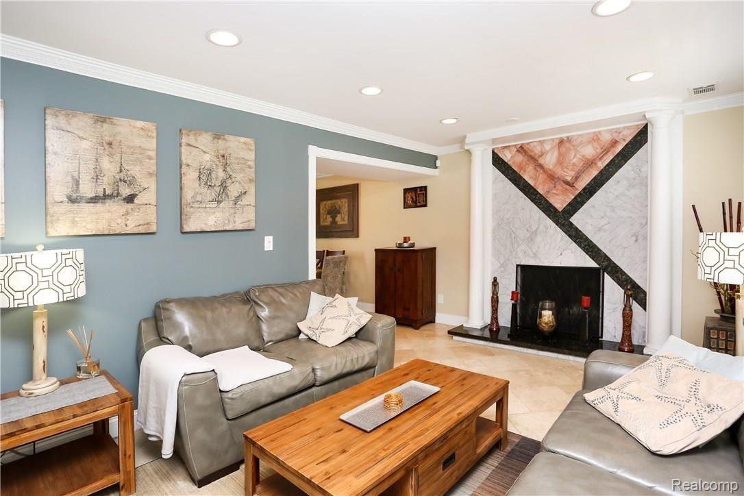 3020 Crooks Road Royal Oak, MI 48073 - Photo 6 of 38 Crooks-3.jpg