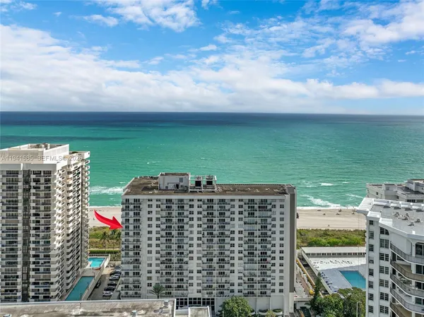 $669,000 | 5701 Collins Avenue, Unit 1415, Miami Beach, FL 33140