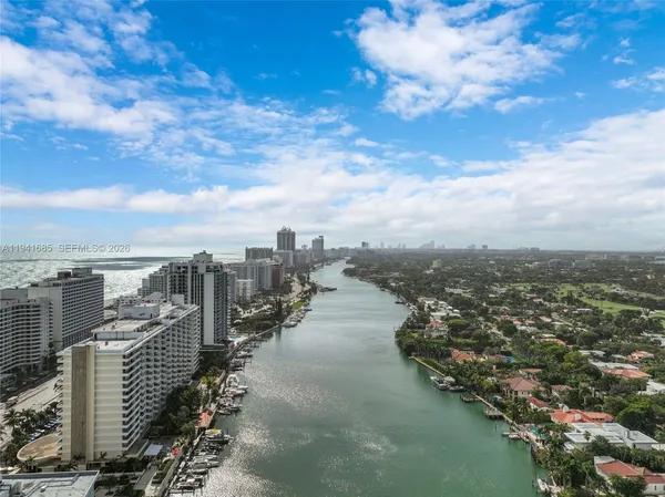 $669,000 | 5701 Collins Avenue, Unit 1415, Miami Beach, FL 33140