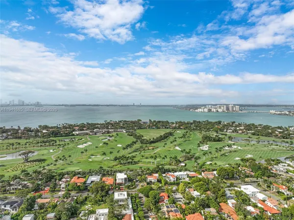 $669,000 | 5701 Collins Avenue, Unit 1415, Miami Beach, FL 33140