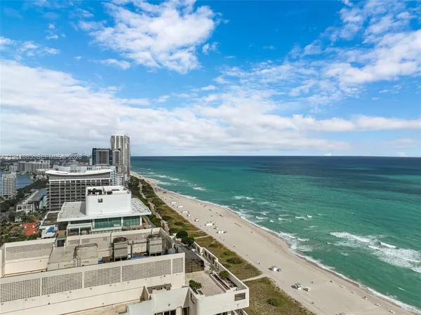 $669,000 | 5701 Collins Avenue, Unit 1415, Miami Beach, FL 33140