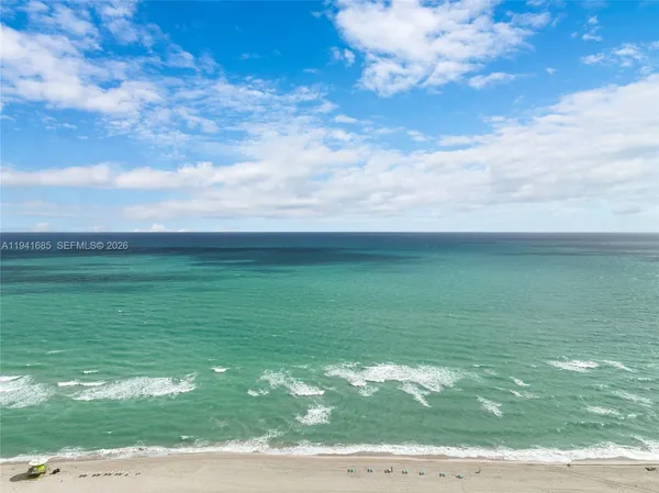 $669,000 | 5701 Collins Avenue, Unit 1415, Miami Beach, FL 33140
