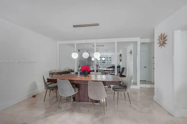 $669,000 | 5701 Collins Avenue, Unit 1415, Miami Beach, FL 33140