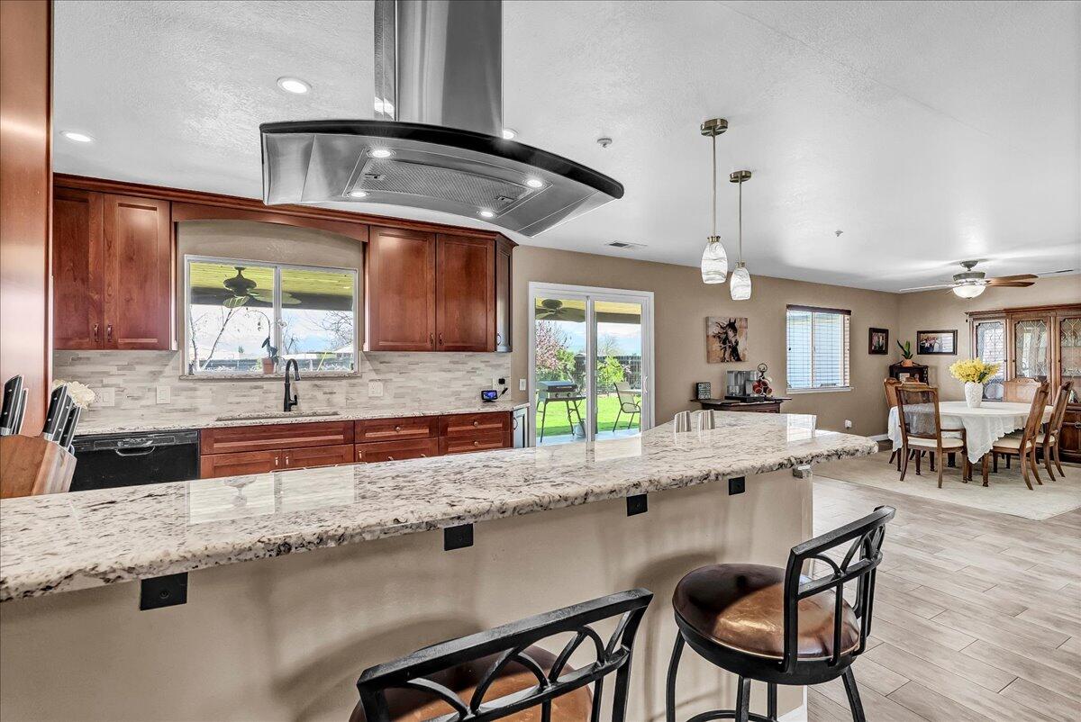 2166 Morris Court Exeter, CA 93221 - Photo 9 of 39 12-12