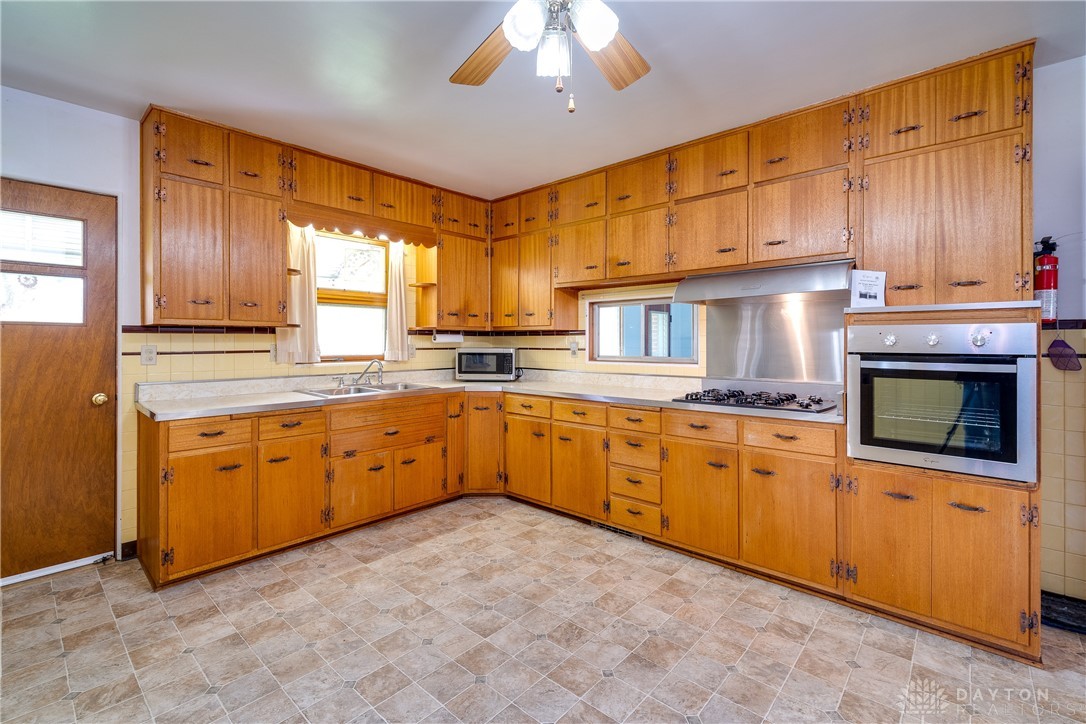 110 North Tecumseh Road Springfield, OH 45504 - Photo 11 of 37