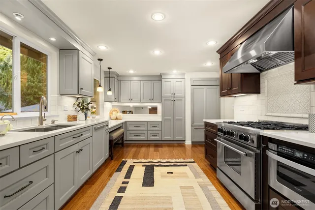 $985,000 | 3410 Northeast 202nd Street, Lake Forest Park, WA 98155